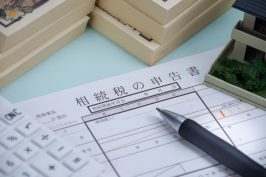 借地権の「混同消滅」、相続税評価では自用地と貸宅地どちらを使う？