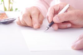 借地権の相続に遺言はどう影響する？登記手続きと注意点を解説